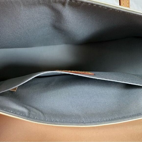 Louis Vuitton Monogram Vernis Perle Shoulder Bag Purse in Biscayne Bay - Picture 6 of 12